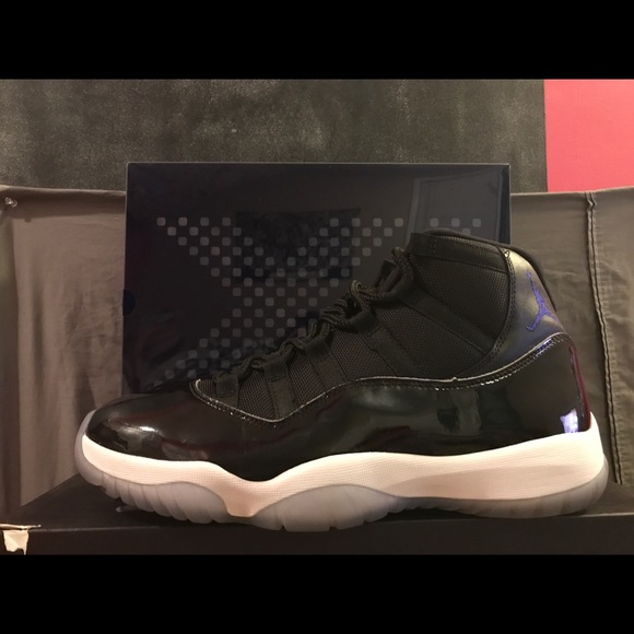 jordan retro 11 mens size 10.5